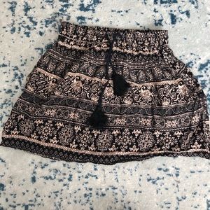 ❗️3/$25 ❗️ Pull & Bear Floral print Circle skirt